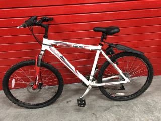 DIAMONDBACK RACING MOUNTAIN BIKE (VAT ONLY PAYABLE ON BUYERS PREMIUM)