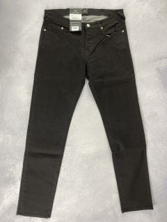 PAUL SMITH MEN'S TAPERED FIT JEAN. SIZE: 30, MADE FROM: 95% COTTON 4% POLYESTER 1% ELASTANE - WOVEN BLACK DENIM 15.5. RRP: £135