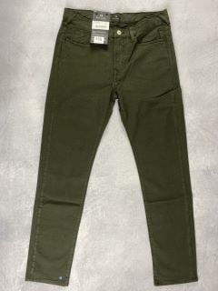 PAUL SMITH MEN'S SLIM FIT JEAN. SIZE: 30, MADE FROM: 98% COTTON 2% ELASTANE. RRP: £135