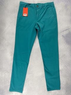 PAUL SMITH MEN'S TAPERED FIT CHINO. SIZE: 32, MADE FROM: 98% PIMA COTTON 2% ELASTANE - WOVEN PFD/GMT DYE  220GM. RRP: £150