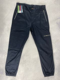 PAUL SMITH MEN'S FLIGHT TROUSER. SIZE: 30, MADE FROM: 97% COTTON 3% ELASTANE - WOVEN PIECE DYED 235GM. RRP: £155