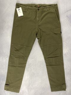 PAUL SMITH MEN'S MILITARY TROUSER. SIZE: 34, MADE FROM: 98% COTTON 2% ELASTANE. RRP: £155