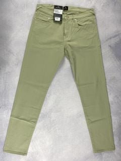 PAUL SMITH MEN'S TAPERED FIT JEAN. SIZE: 32, MADE FROM: 98% COTTON 2% ELASTANE. RRP: £140