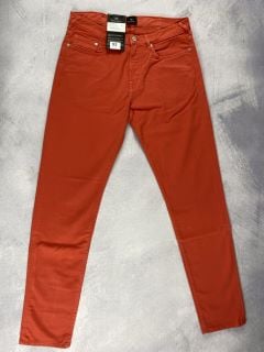 PAUL SMITH MEN'S TAPERED FIT JEAN. SIZE: 30, MADE FROM: 98% COTTON 2% ELASTANE. RRP: £125