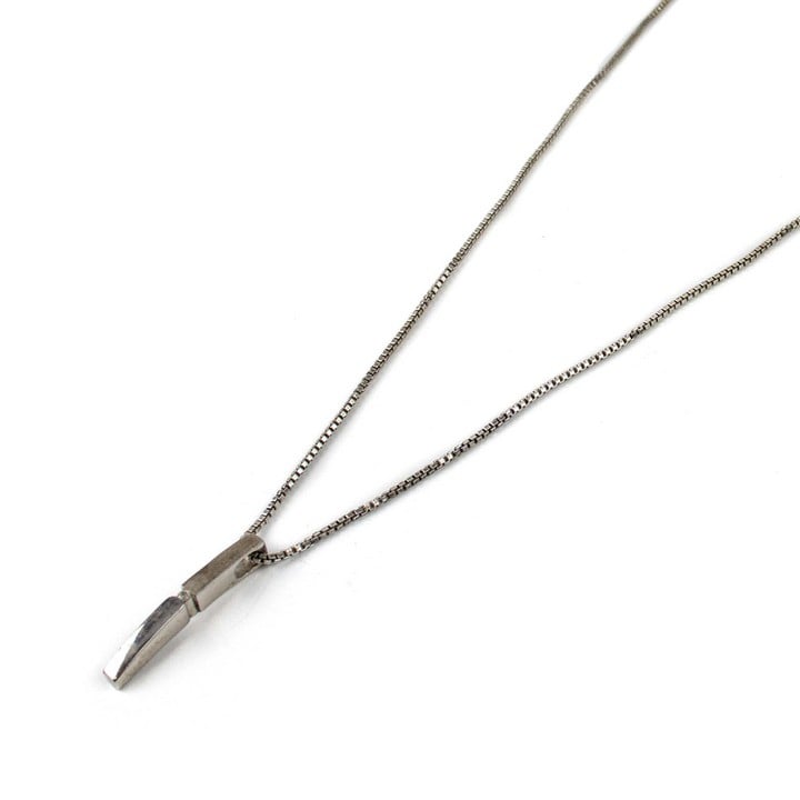 Hot Diamonds Silver Diamond Line Pendant, 2.6cm with Adjustable Chain, 45cm, total weight 5.6g. Matching Silver Diamond Line Stud Earrings, 1.2cm, 1.2g. Has Original Box. (VAT Only Payable on Buyers