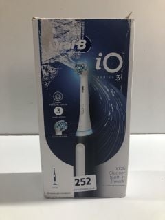 ORAL B IO SERIES 4 ELECTRIC TOOTHBRUSH