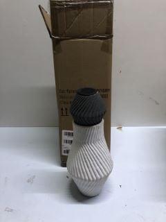 2 X ITEMS TO INC UNKNOWN BRAND LAMP SHADE