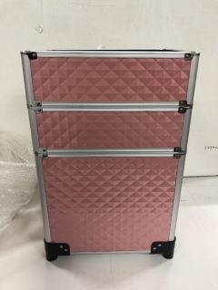 MAKEUP TRAINCASE