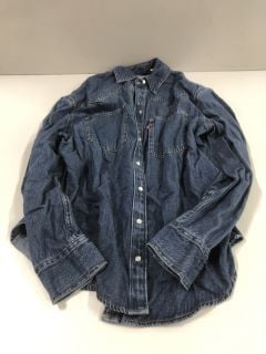 LEVI DENIM BUTTON SHIRT (RRP: £75.00)