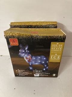 2 X LED LIGHT - UP REINDEER DECORATION