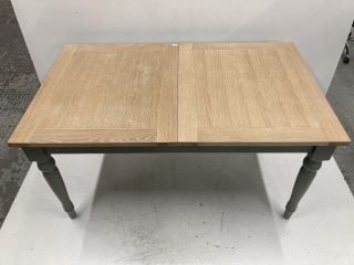 JOHN LEWIS FOXMOOR 6-8 SEATER EXTENDING DINING TABLE IN OAK RRP £899