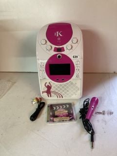 EK KARAOKE MACHINE