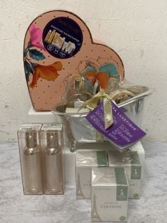 QTY OF ITEMS INC SANCTUARY SPA SIGNATURE SHOWSTOPPER SET