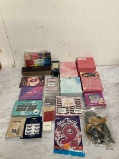 QTY OF ITEMS INC MAYCREATE SALON TRIO LASH LIFT