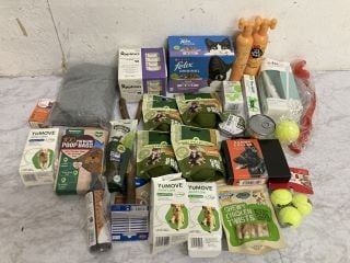 QTY OF PET ITEMS INC DOG POO BAGS