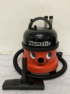 HENRY NUMATIC VACUUM