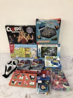 QTY OF ITEMS INC CLUEDO LIARS EDITION