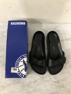 BIRKENSTOCK BLACK SANDALS UK 7