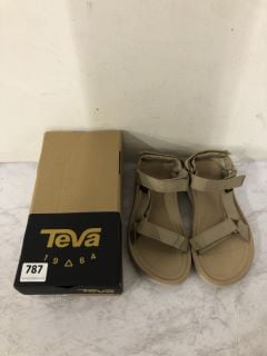 TEVA SANDALS SIZE UK 5