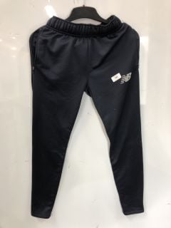 KIDS NEW BALANCE BOTTOMS SIZE S