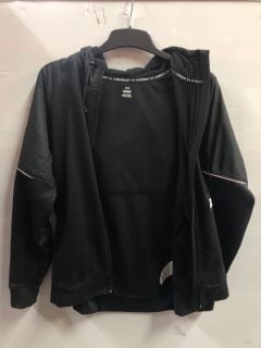 UNDER ARMOUR JACKET SIZE L