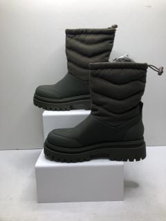 WOMENS BOOTS UK SIZE 5