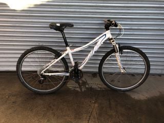 SPECIALIZED MYKA MOUNTAIN BIKE (VAT ONLY PAYABLE ON BUYERS PREMIUM) (AP182/24)