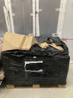 PALLET OF CAR PARTS