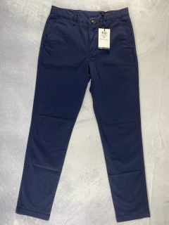 PAUL SMITH MEN'S TAPERED FIT PKT CHINO. SIZE: 29, MADE FROM: 98% PIMA COTTON 2% ELASTANE - WOVEN PFD/GMT DYE  220GM. RRP: £140