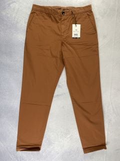 PAUL SMITH MEN'S TAPERED FIT CLEAN CHINO. SIZE: 33, MADE FROM: 100% COTTON - WOVEN PFD/GMT DYE  135GM. RRP: £140