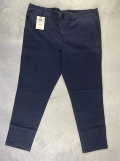 PAUL SMITH MEN'S TAPERED FIT CHINO. SIZE: 38, MADE FROM: 99% COTTON 1% ELASTANE. RRP: £155