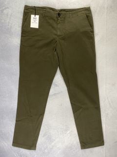 PAUL SMITH MEN'S TAPERED FIT CHINO. SIZE: 36, MADE FROM: 99% COTTON 1% ELASTANE. RRP: £155