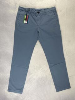 PAUL SMITH MEN'S SLIM FIT CHINO. SIZE: 36, MADE FROM: 98% PIMA COTTON 2% ELASTANE - WOVEN PFD/GMT DYE  220GM. RRP: £140