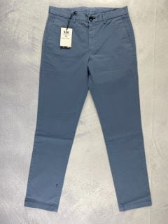 PAUL SMITH MEN'S MID FIT CLEAN CHINO. SIZE: 30, MADE FROM: 98% PIMA COTTON 2% ELASTANE - WOVEN PFD/GMT DYE  220GM. RRP: £140