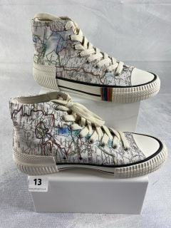 PAUL SMITH MEN'S SHOE KELVIN MAP PRINT. SIZE: 8, MADE FROM: 100% POLYESTER UPPER/RUBBER SOLE. RRP: £225