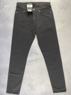 PAUL SMITH MEN'S TAPERED FIT JEAN. SIZE: 30, MADE FROM: 98% ORGANIC COTTON 2% ELASTANE. RRP: £140