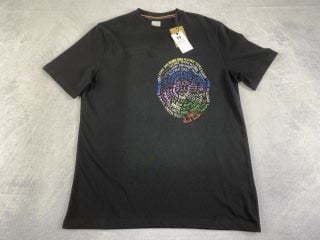 PAUL SMITH GENT'S SPIRAL TEXT TSHIRT. SIZE: S, MADE FROM: 100% COTTON. RRP: £130