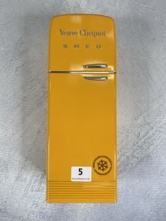 VEUVE CLICQUOT CHAMPAGNE BRUT 750ML 12% WITH SMEG CASE RRP£72.99 18+ ID MAY BE REQUIRED UPON COLLECTION, E.G. A VALID PASSPORT