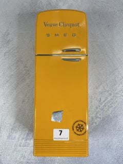 VEUVE CLICQUOT CHAMPAGNE BRUT 750ML 12% WITH SMEG CASE RRP£72.99 18+ ID MAY BE REQUIRED UPON COLLECTION, E.G. A VALID PASSPORT