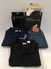 5 X LEVIS GARMENTS VARIOUS MODELS AND SIZES INCLUDING PACK VESTS SIZE S - LOCATION 46A.