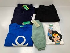 5 X BENETTON GARMENTS VARIOUS MODELS AND SIZES INCLUDING BLACK POLO SHIRT SIZE 3XL - LOCATION 38A.