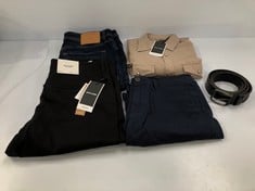 5 X JACK & JONES GARMENTS INCLUDING BROWN BELT - LOCATION 22A.