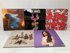 5 X VINYL VARIOUS ARTISTS INCLUDING THE HIVES - LOCATION 40A.