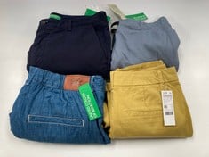 4 X BENETTON BRAND CLOTHES VARIOUS MODELS AND SIZES INCLUDING JEANS SIZE 54 - LOCATION 4B.