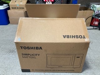 TOSHIBA DIGITAL SOLO MICROWAVE OVEN MODEL - ML-EM23P(BS): LOCATION - BR8