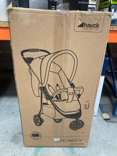 HAUCK CITI NEO II STROLLER IN CAVIAR/STONE: LOCATION - BR12