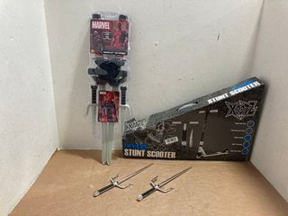 XOOTZ INVERT STUNT SCOOTER TO INCLUDE MARVEL DEADPOOL WEAPON KIT AND 2 X PLASTIC SWORDS: LOCATION - BR16