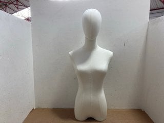 FEMALE MANNEQUIN DUMMY: LOCATION - BR16