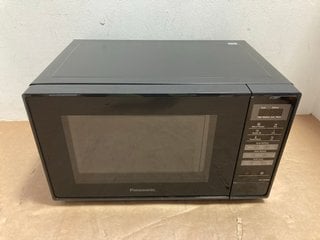 SHARP 25L DIGITAL MICROWAVE OVEN IN BLACK MODEL: YC-MS252A: LOCATION - BR16