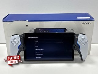 SONY PLAYSTATION PORTAL REMOTE PLAYER IN WHITE: MODEL NO CFI-Y1016 (WITH BOX AND CHARGER CABLE) [JPTM127409] THIS PRODUCT IS FULLY FUNCTIONAL AND IS PART OF OUR PREMIUM TECH AND ELECTRONICS RANGE